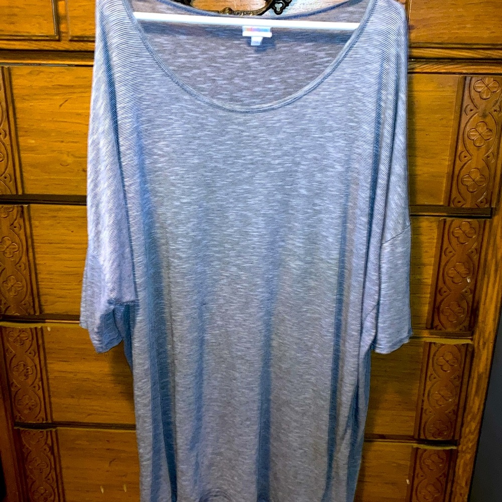 Comfort and cover, lularoe Irma tunic top, loose fitting